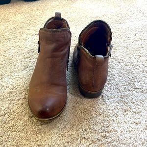 Lucky Brand brown ankle boots size 8